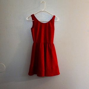 Love..ady dress size: small and pink